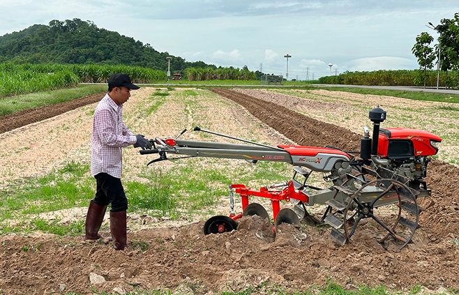 Power Tiller 4